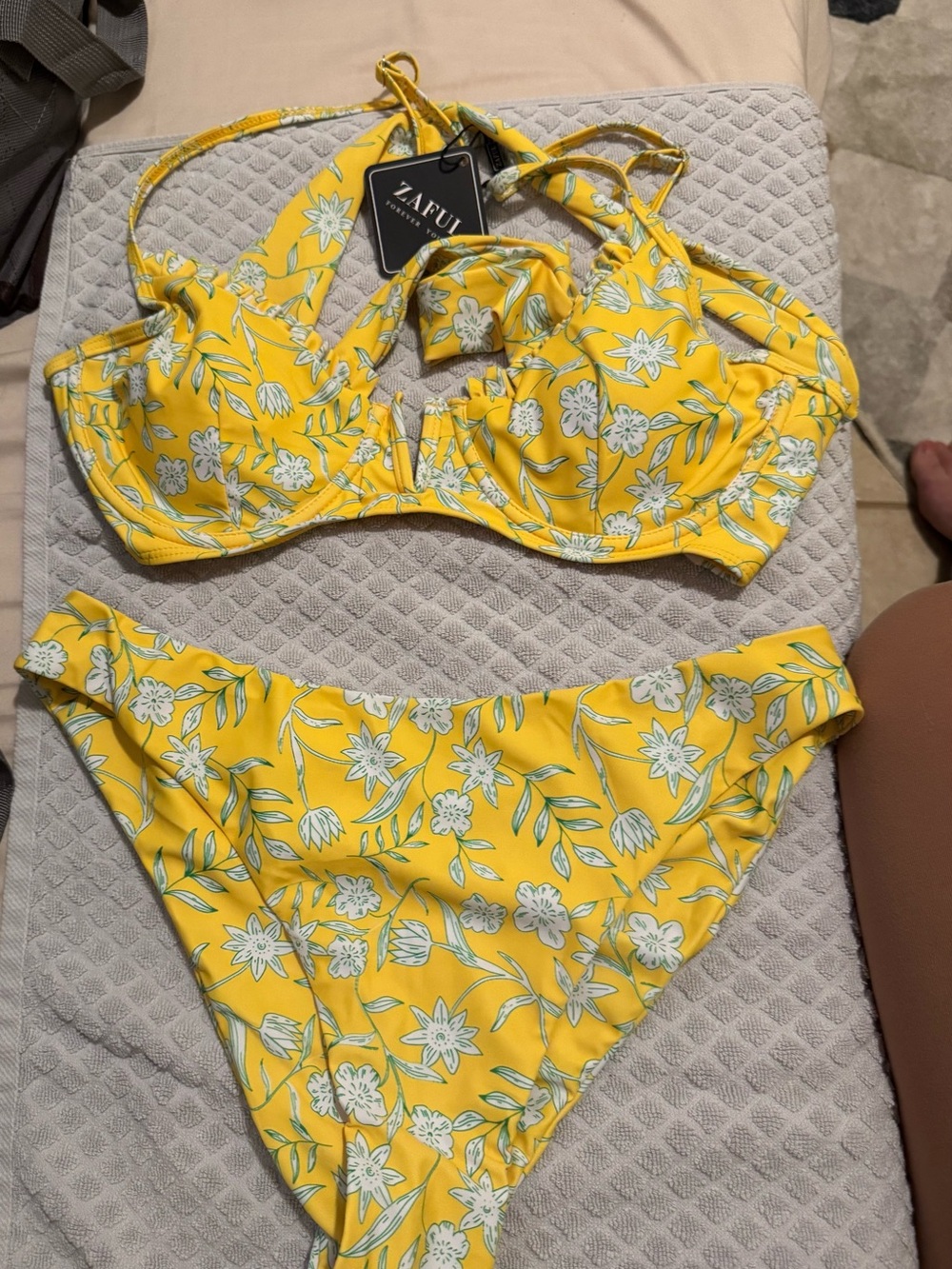 Zaful Women’s Yellow Floral Bikini Set - Lifted Support Top & High-Cut Bottoms